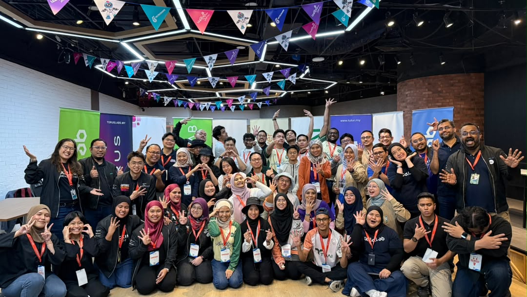 AlteraLab with fellow SEEd.Lab Cohort 4 participants and programme team at a cohort event.